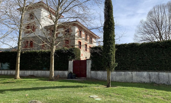 San Rafael Villa | El Torreon farm. Up to 28 people, 10 rooms. House 60 km from Madrid