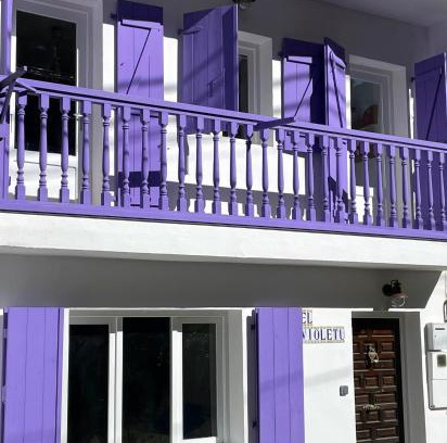 Cue House | El Violetu
