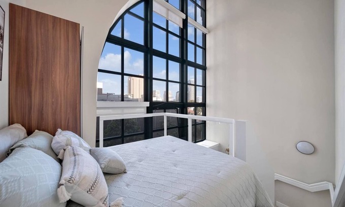 Gaslamp Quarter Condo | Electra Love Loft w/Downtown Views, Free Parking