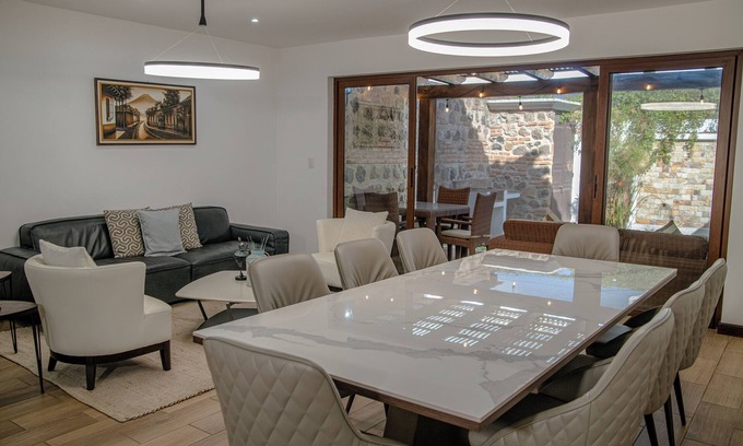 Antigua Guatemala Villa | ELEGANCE NEAR ANTIGUA GUATEMALA WITH BEAUTIFUL VOLCANO VIEW