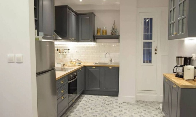 Omonia Apartment | Elegant 2-BD Apt in the Center of Athens