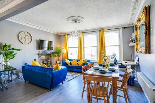 Town Apartment | Elegant 3BR Luxury Super Large Flat with Jacuzzi