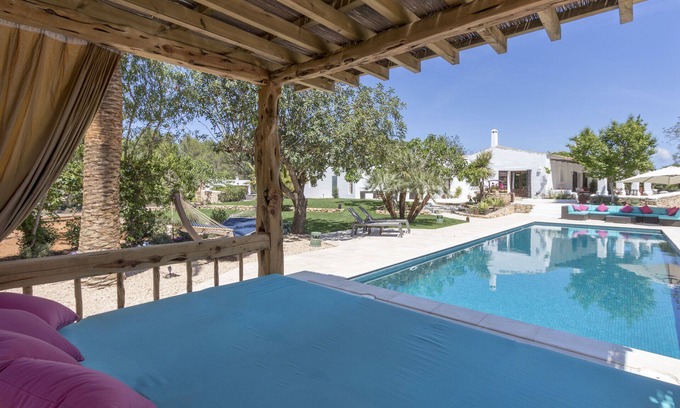 Sant Joan de Labritja Villa | Elegant 4 Bedroom Villa in Santa Gertrudis, 1040