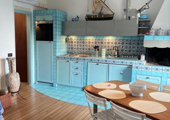 Borgo Antico Apartment | Elegant apartment with sea view