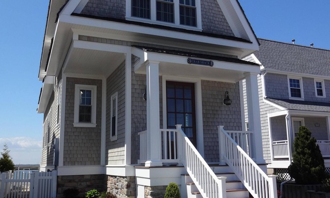 Stone Harbor House | Elegant Bayfront Cottage for Family Rental 3BR, 2.5 baths. bikes, kayak, dock