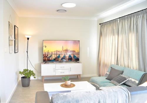Leppington House | Elegant & Convenient New House at Leppington