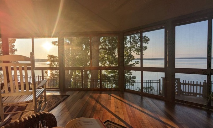 Seneca Falls House | Elegant, Historical Lake House with Breath-Taking View