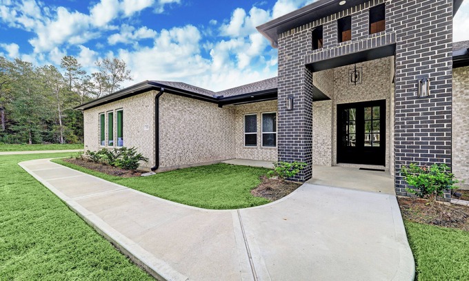 Hull House | Elegant home Among the Trees