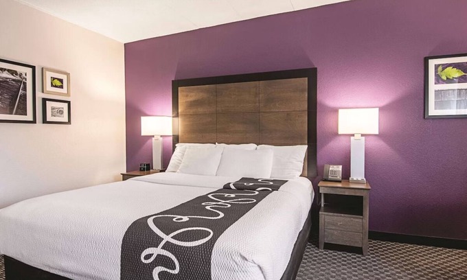 Portland House | Elegant King Suite, La Quinta Portland, Downtown Proximity, Free Breakfast