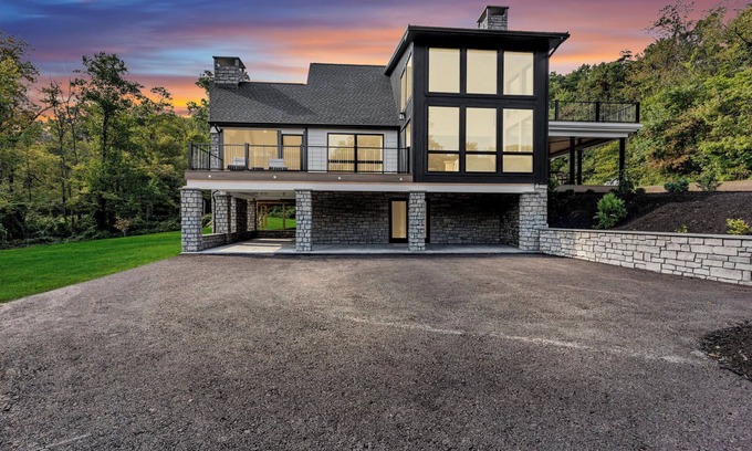 Loysville House | Elegant Modern Escape