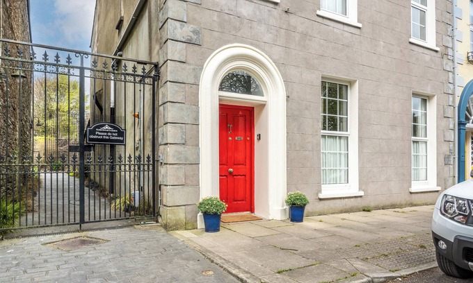 Clonakilty House | Elegant Suite in Historic Georgian Home , Emmet Square, Clonakilty