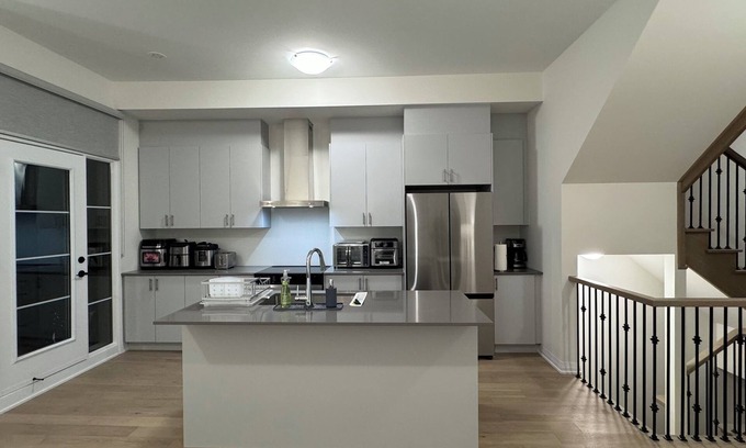Vaughan House | Elegant Townhome in Prestigious Woodbridge Estate, Vaughan (Selena)