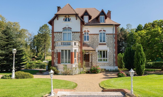 Auvillers-les-Forges Villa | Elegantly renovated, comfortable villa with pool, spa and countryside views