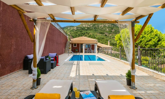 Xirokastello House | Eleni One Bedroom Villa with Sea View