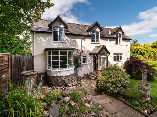 Malvern House | Eleri Cottage