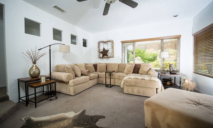 Temecula House | Elevate Your Wine Country Escape: Chick-Ranch with Luxurious Amenities, Views, Private Driver