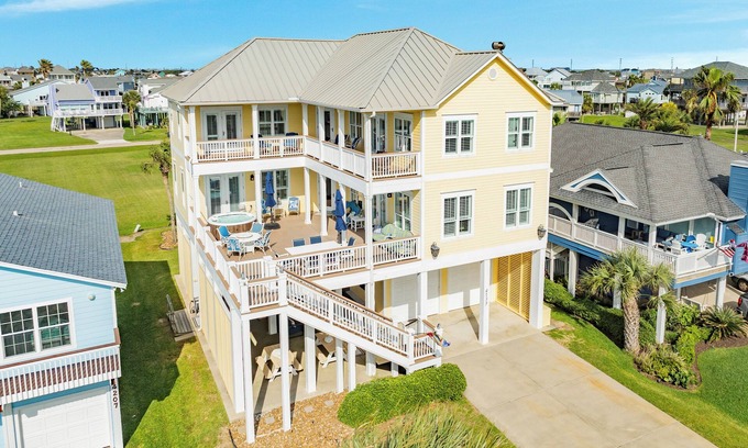 Pirates Beach House | Elevator, Deck-Level Hot Tub, Game Room, Pet Friendly, Easy Walk to Beach