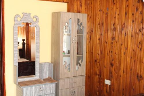 Jinja Bed & Breakfast | Elgon Cribs