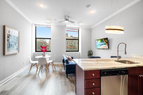 Olde Kensington Apartment | Elite 1br Suite W Pool & Gym