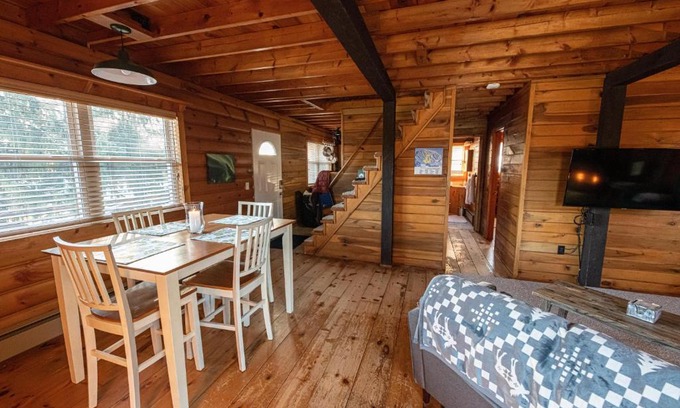 Union Dale House | Elk Mountain Ski Resort: Home on 21 Acres