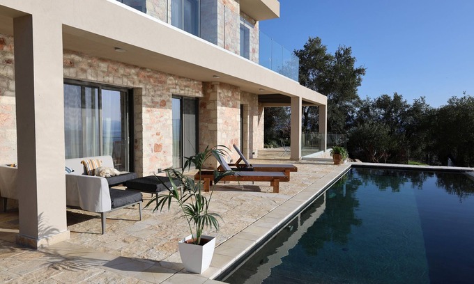 Petaleia Villa | ELKORINI VILLA
