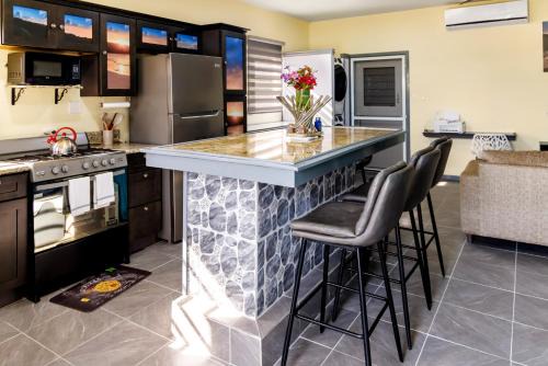 Island Harbour Apartment | Elleamau