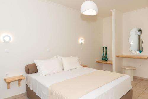 Chrisi Ammoudia Hotel | Ellinas Hotel