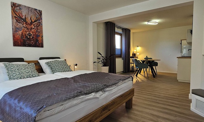 Heidenheim an der Brenz Apartment | ELODIA LUXURY Apartment, WiFi, terrace, kitchen, towels
