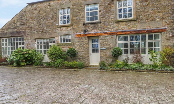 Lancaster Cottage | ELSA, pet friendly, with a garden in Lancaster