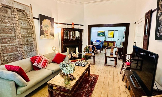 Elwood House | Elwood Eclectic Gem Walk to St Kilda beach - Flexible Home offering 4 or 6 Bedrooms. Contact us Now for Pricing on Request
