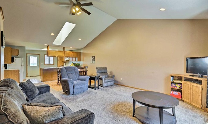 Elwood House | Elwood Townhome with Patio - 7 Mi to Johnson Lake