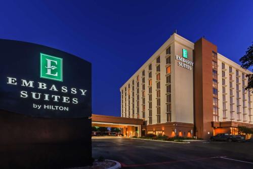 Dallas Hotel | Embassy Suites by Hilton Dallas Market Center