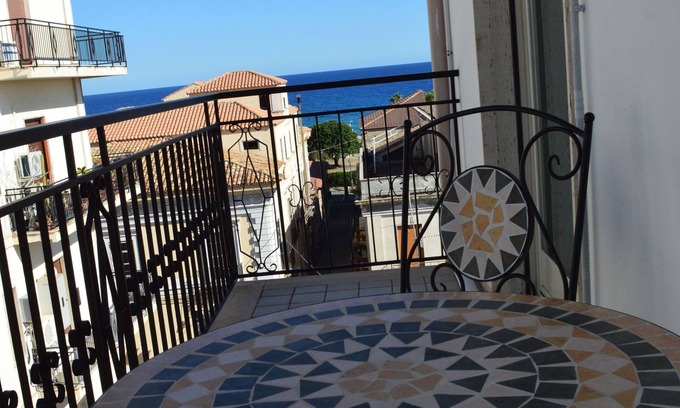 Siderno Marina Apartment | Emerella Guest House Siderno Beach