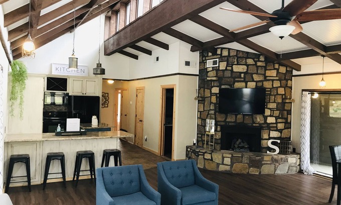 Paradise Hill House | Emilia’s place on Paradise Hill, Tenkiller Lake