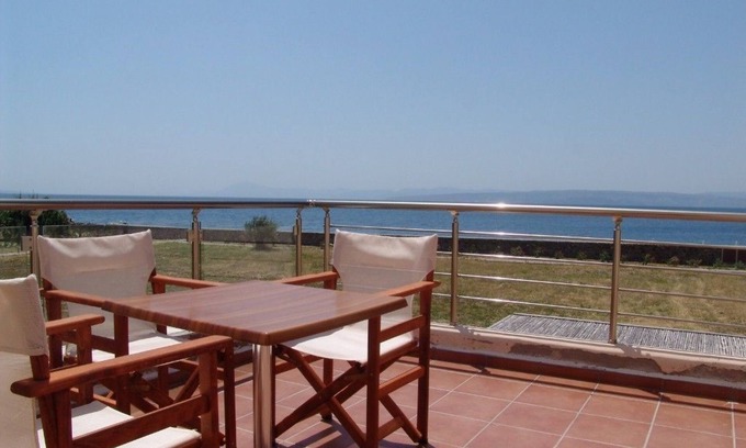 Agios Mamas Apartment | Enalia Gi