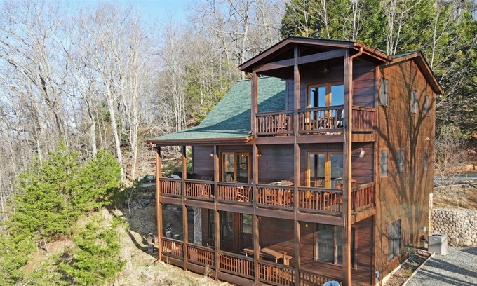 Morganton Cabin | Enchanted Lookout Lodge | 3 Bed, 3 Bath
