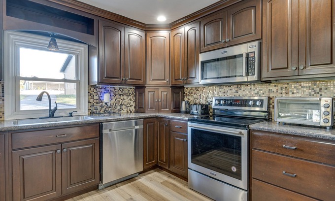 Montgomery House | Enchanting Montgomery Escape w/Private Hot Tub!