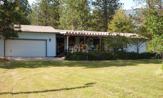 Mariposa House | End of the road .