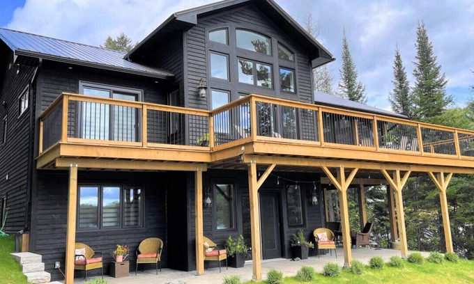 Tudor and Cashel House | Enjoy a Cottage Dream Vacation!