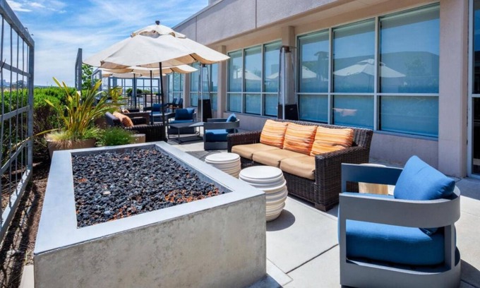 Emeryville House | Enjoy a Hassle-Free and Suiting Stay! Parking, Pet-Friendly Property