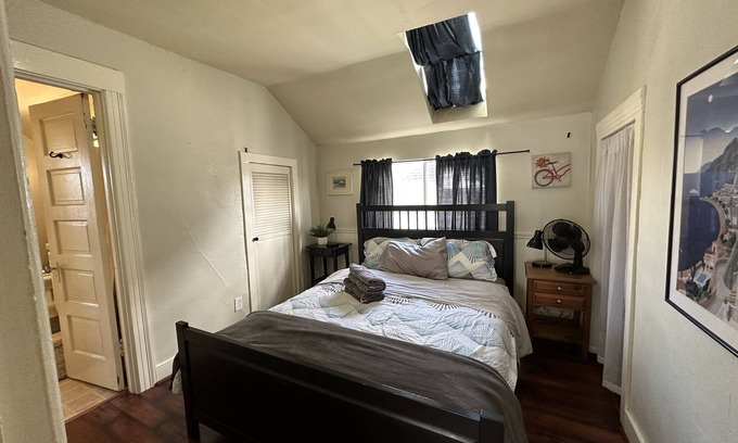 Alberta Apartment | Enjoy Alberta Arts District - Cafes, Shops & More!