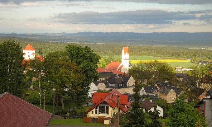 Bad Brambach Apartment | Enjoy and relax with a wonderful panoramic view at Schönberg Castle