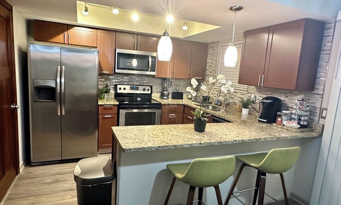 Moraine House | Enjoy Entire Townhome in the Heart of Suburbs