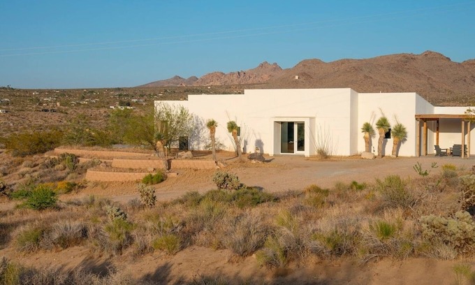 Joshua Tree Villa | Enjoy full access to the property—wander, explore, and connect with nature. Relax with stunning sunsets and star-filled skies. For urgent matters, our support team is just a message or call away. 🌵✨