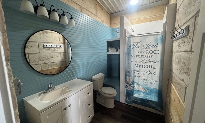 Fluvanna House | Enjoy Lake Alan Henry in Justiceburg Texas in one of our 5 Bungalows