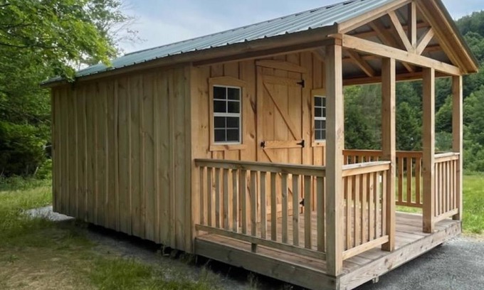 Fletcher Cabin | Enjoy nature in a cabin getaway, wildflowers, lush fields and maple woods trails