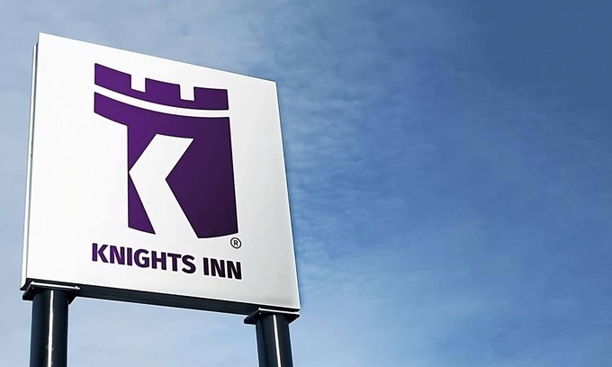 Fairview Hotel | Enjoy Pleasant Stay in Knights Inn Fairview! Free Parking, Pet-friendly