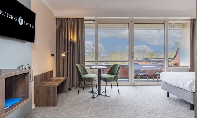 Exloo House | Enjoy Scenic Cycling Trails & Tennis, Plus Indoor Pool Access and Free Parking
