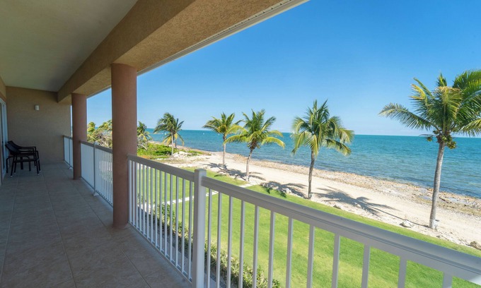 Crystal Harbour Apartment | Enjoy Stunning Views! Full Kitchen, Outdoor Pool, Pet-friendly!