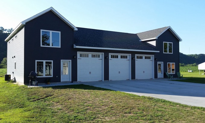 Harpers Ferry Condo | Enjoy The Mississippi-Condo In Harpers Ferry
